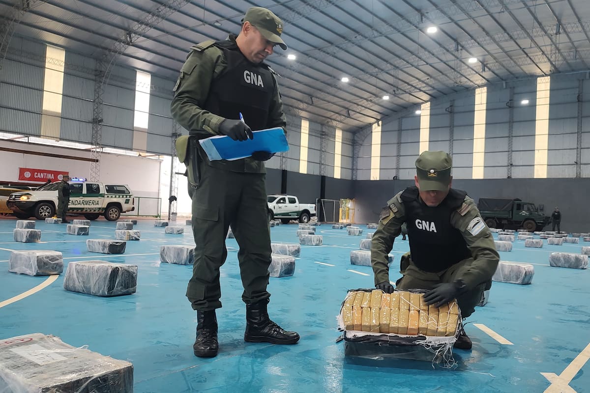 Gendarmeria decomiso más de tres toneladas de marihuana.