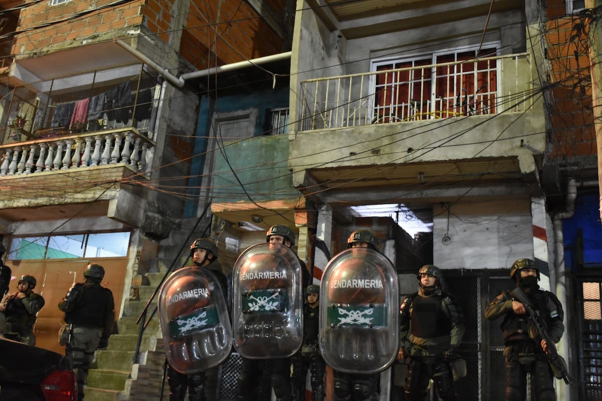 Gendarmería nacional en la villa 1-11-14