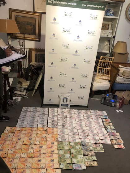 Gendarmería Nacional Incautó dinero en efectivo de diferentes monedas, nacional y extranjera.