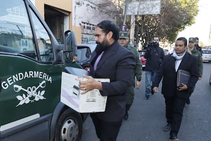 Gendarmería se retira de los tribunales de Lomas de Zamora con elementos secuestrados en la causa que investiga a Martín Insaurralde