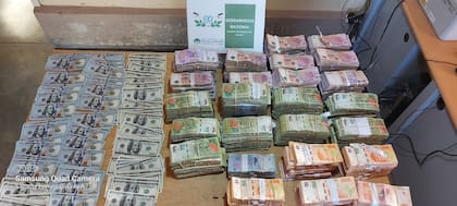 Gendarmería secuestró más de 10 millones de pesos y 31.000 dólares que era trasladado por dos personas en un auto desde la Ciudad de Buenos Aires hacia Mendoza