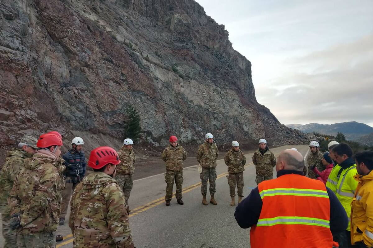 Gendarmería trabaja para habilitar la Ruta 40