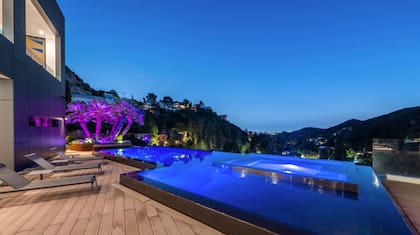 Gene Simmons, el bajista de Kiss, vende su casa de Beverly Hills