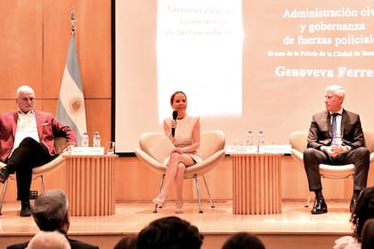 Genoveva Ferrero en la presentación de su libro