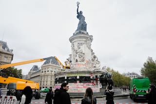 Autoridades francesas prohíben algunas protestas estudiantiles tras disturbios del fin de semana