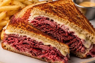 Los secretos de cinco cocineros para preparar un buen sándwich de pastrami