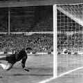 Los mitos alrededor del “gol fantasma” que dio la única Copa del Mundo a Inglaterra y qué dijo la tecnología