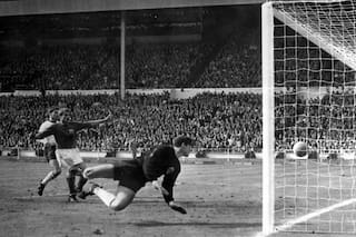 Los mitos alrededor del “gol fantasma” que dio la única Copa del Mundo a Inglaterra y qué dijo la tecnología