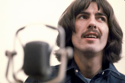 Cuando The Beatles se apagaba, George Harrison lanzó al mundo su primer y gran arrebato solista, el disco triple All Thing Must Pass; de él se desprende la preciosa "My Sweet Lord"