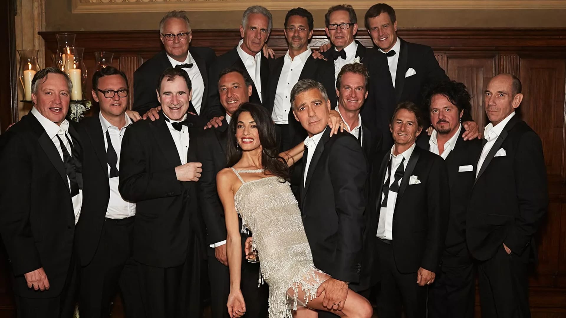 Los grandes amigos de George Clooney posan felices el día de la boda del actor con Amal, en septiembre de 2014