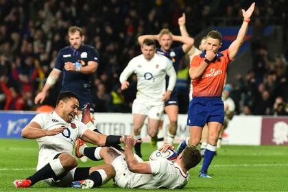 George Ford consigue un try en el 38-38 de Inglaterra contra Escocia en el último Seis Naciones; el seleccionado de la rosa, que será adversario de los Pumas en el Mundial de Japón, sostendrá un amistoso con Gales este domingo.