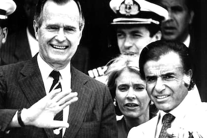 George H.W. Bush y Carlos Saúl Menem, en la Sociedad Rural Argentina