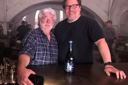 George Lucas junto a Jon Favreu en el rodaje de la nueva serie de Star Wars