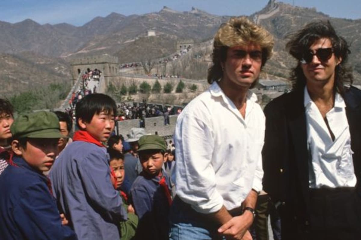 George Michael y Andrew Ridgeley en la Muralla China, en 1985