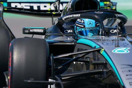 George Russell doblegó a su compañero, Kimi Antonelli, con quien dejó expuesta la superioridad de Mercedes en el primer día del GP de Canadá de Fórmula 1; la marca alemana ganó las cuatro fechas del año.