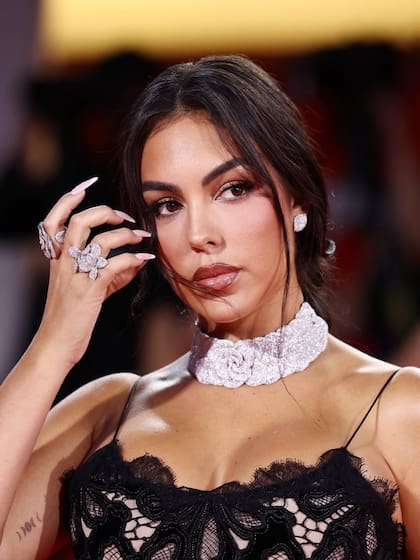Georgina Rodríguez lució su anillo de compromiso que habría costado seis millones de dólares