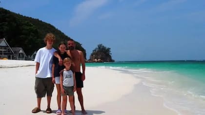 Geraint dijo que llevar a sus hijos de vacaciones había sido una distracción bienvenida