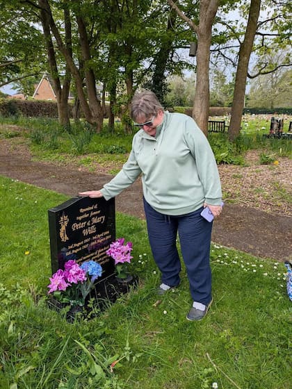 Geraldine visitó la tumba de Mary, su madre, por primera vez