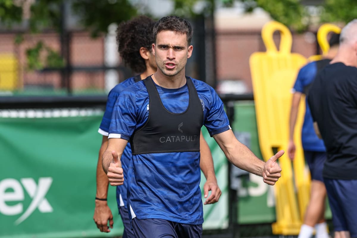 Gerard Garriga, volante del Auckland City, fue empleado de limpieza y camarero antes de dedicarse al fútbol