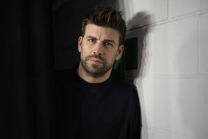 Gerard Piqué asistió a La velada del año 3 con un atuendo muy llamativo