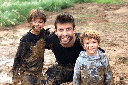 Gerard Piqué con Milan y Sasha
