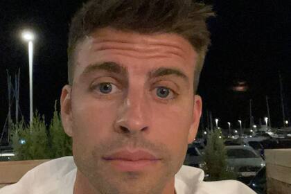 Gerard Piqué ingresaba al bar por una puerta lateral para no ser divisado