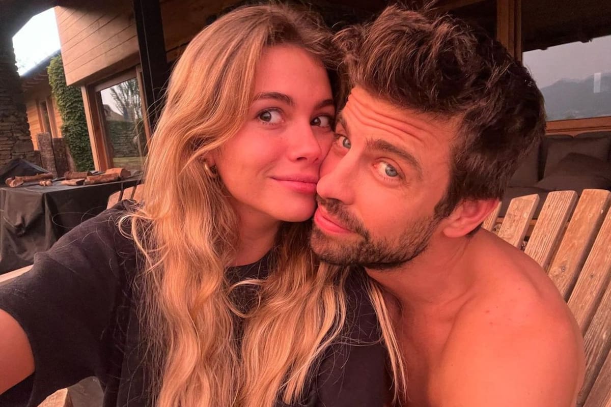 Gerard Piqué publicó una foto romántica con Clara Chía y el Kun Agüero le dejó un picante comentario