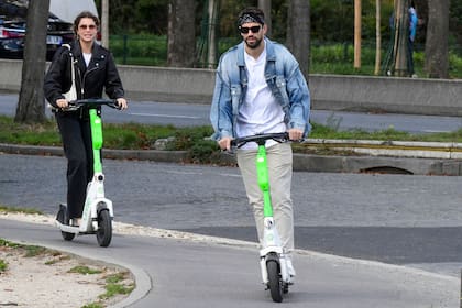 Gerard Piqué y Clara Chía Martí en París