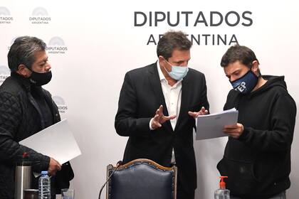 Gerardo Martínez (Uocra) y Juan Grabois se reunieron en Diputados con el tigrense para promover la creación del fideicomiso de 750.000 millones de pesos anuales