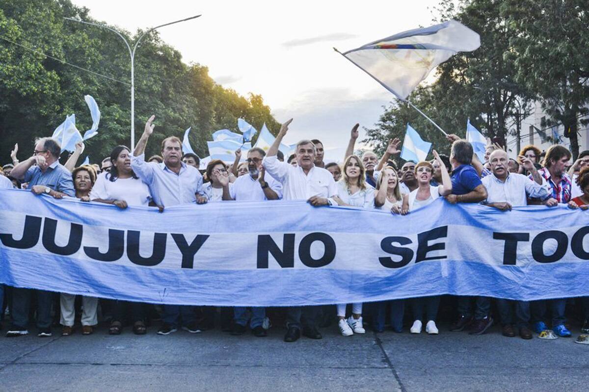 Gerardo Morales encabezó una movilización el miércoles pasado