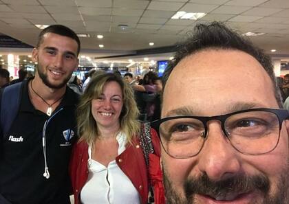 Gerardo Rozín, Mariana Basualdo y Pedro, en una fotografía de hace pocos meses