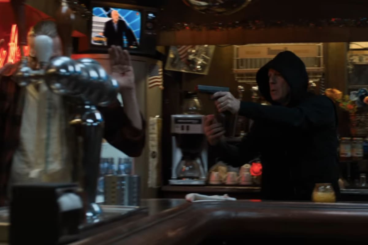 Gerardo Sofovich tiene unos segundos de pantalla en la nueva película protagonizada por Bruce Willis (Netflix)