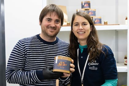 Gerardo Villosio (39) y Mónica Piccardi (39) crearon un dulce de leche producto de una cruza de dos razas