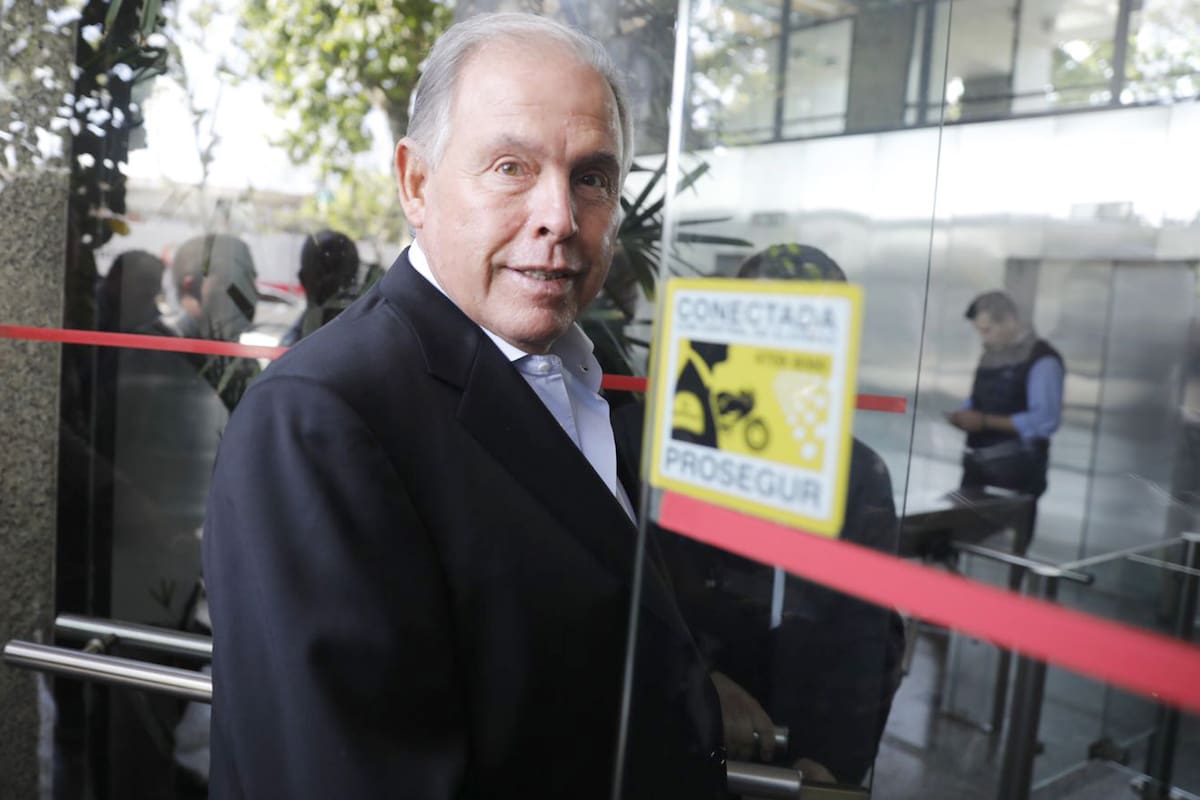 Gerardo Werthein al llegar al hotel Libertador