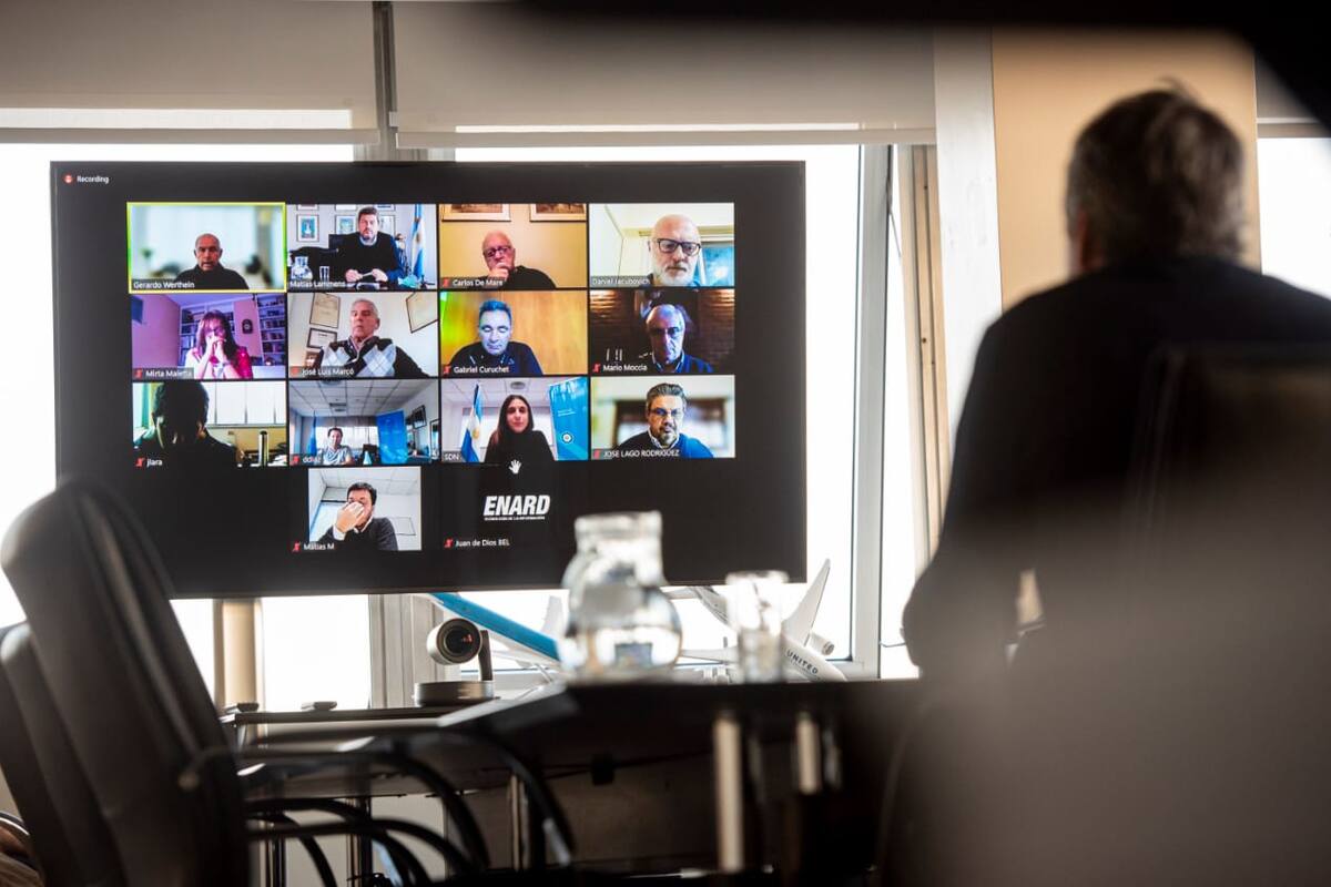 Gerardo Werthein, presidente del COA, en la charla por Zoom con otros dirigentes del deporte argentino: se firmó con el ministerio de Turismo y Deporte un convenio por el que se asignan $150 mil a todos los representantes argentinos en Tokio.