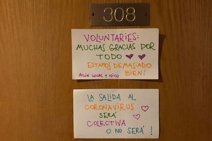 El agradecimiento de los argentinos que cumplen la cuarentena en el hotel se hace notar: "Somos el único contacto que tienen con el mundo exterior", dicen los bailarines