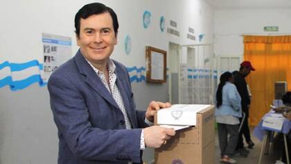Gerardo Zamora votando