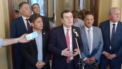 Gerardo Zamora junto con otros gobernadores que están a favor del juicio político a la Corte Suprema