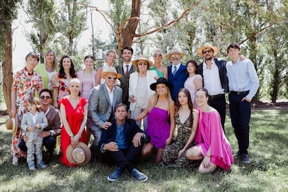 Gerladine Neumann publicó fotos del casamiento de Nicole y Manu Urcera