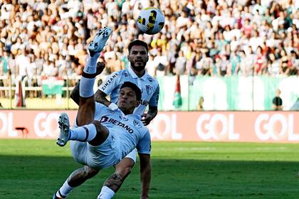 Germán Cano llega una docena de goles en los 19 partidos que jugó con Fluminense; tuvo sus inicios en primera en Lanús