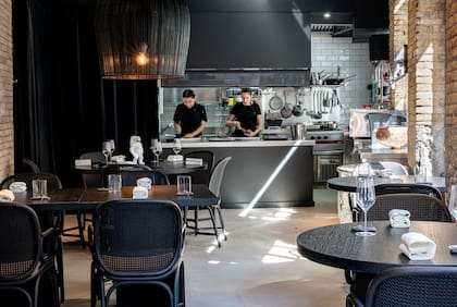 Germán Carrizo y Carito Lourenço, en Valencia, donde su restaurante Fierro ya cuenta con una estrella Michelin