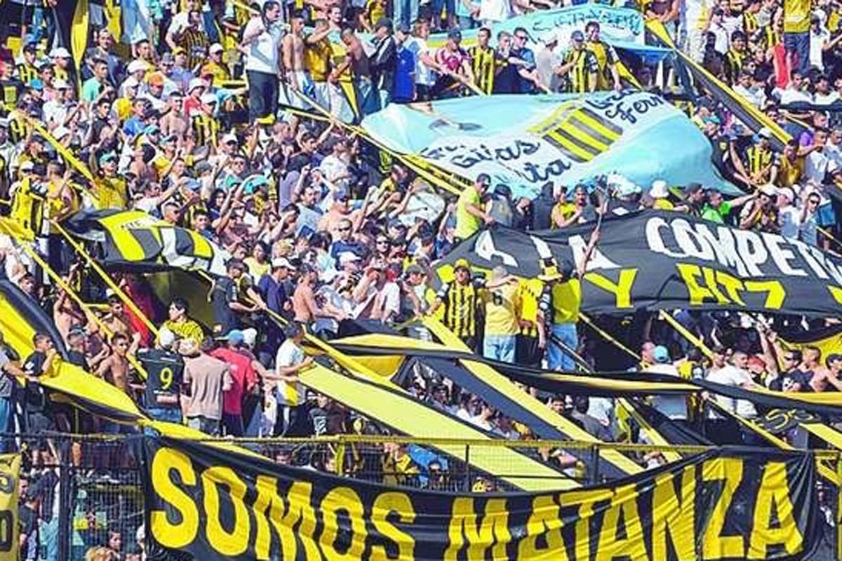 Germán Cena y Ernesto Chazarreta son hinchas de Almirante Brown que integran el sistema de filtros proporcionado por la Ministerio de Seguridad