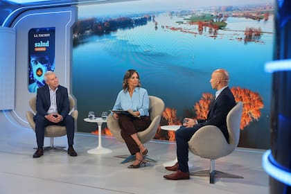 Germán Lozano, médico especialista en cirugía y en medicina del trabajo; Carla Quiroga, periodista de LA NACIÓN; y Damián Markov, médico pediatra, especialista en medicina climática y salud ambiental