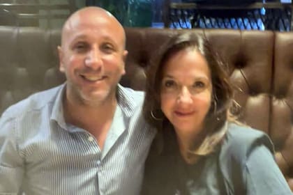 Germán Sánchez Jáuregui junto a su hermana, la exdiputada provincial Natalia Sánchez Jáuregui
