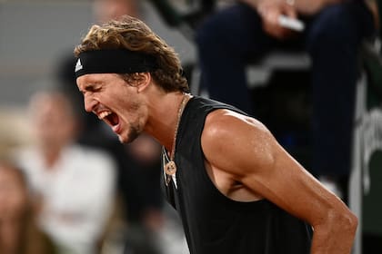 Zverev no puede creer el primer set que perdió ante Nadal cuando lo tenía todo a su favor.