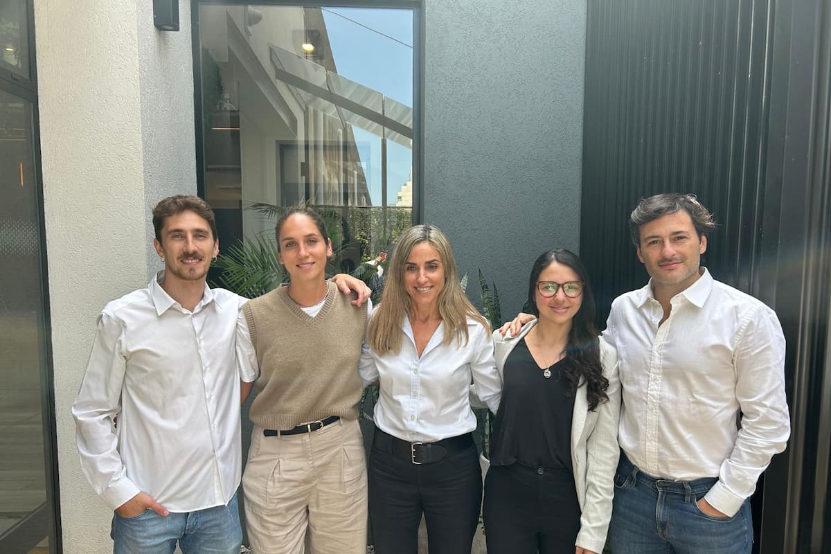 Gerónimo Porta, Florencia Solari, Beatriz Ponce de León, Eugenia Silvestrini y Bernardo Milesy, el grupo de la empresa