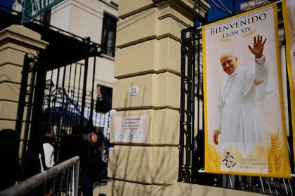 Gesto del Papa al Gobierno: en un comunicado, el Episcopado habló de una visita de fe y no política.