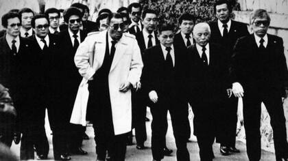 GETTY IMAGES
Pie de foto,
Originada en el siglo XVII, la yakuza vivió su esplendor en la segunda mitad del XX, pero los nuevos tiempos y la persecución policial han diezmado a esta institución, cuyos más de 200.000 miembros a principios de la década de 1960 se han ido reduciendo hasta rebajar los 10.000 en la actualidad