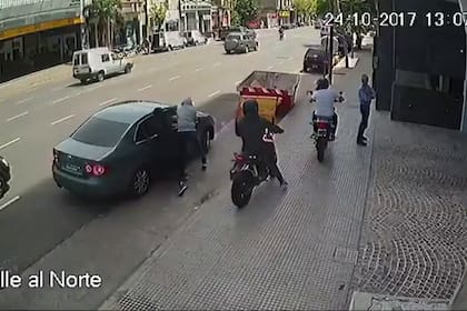 GF Default - Violento ataque de motochorros a dos hombres en Palermo