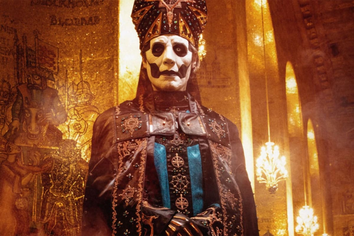 Ghost va un paso más allá con el lanzamiento de su quinto álbum, Impera, que es una mirada cruel a la caída de los imperios
